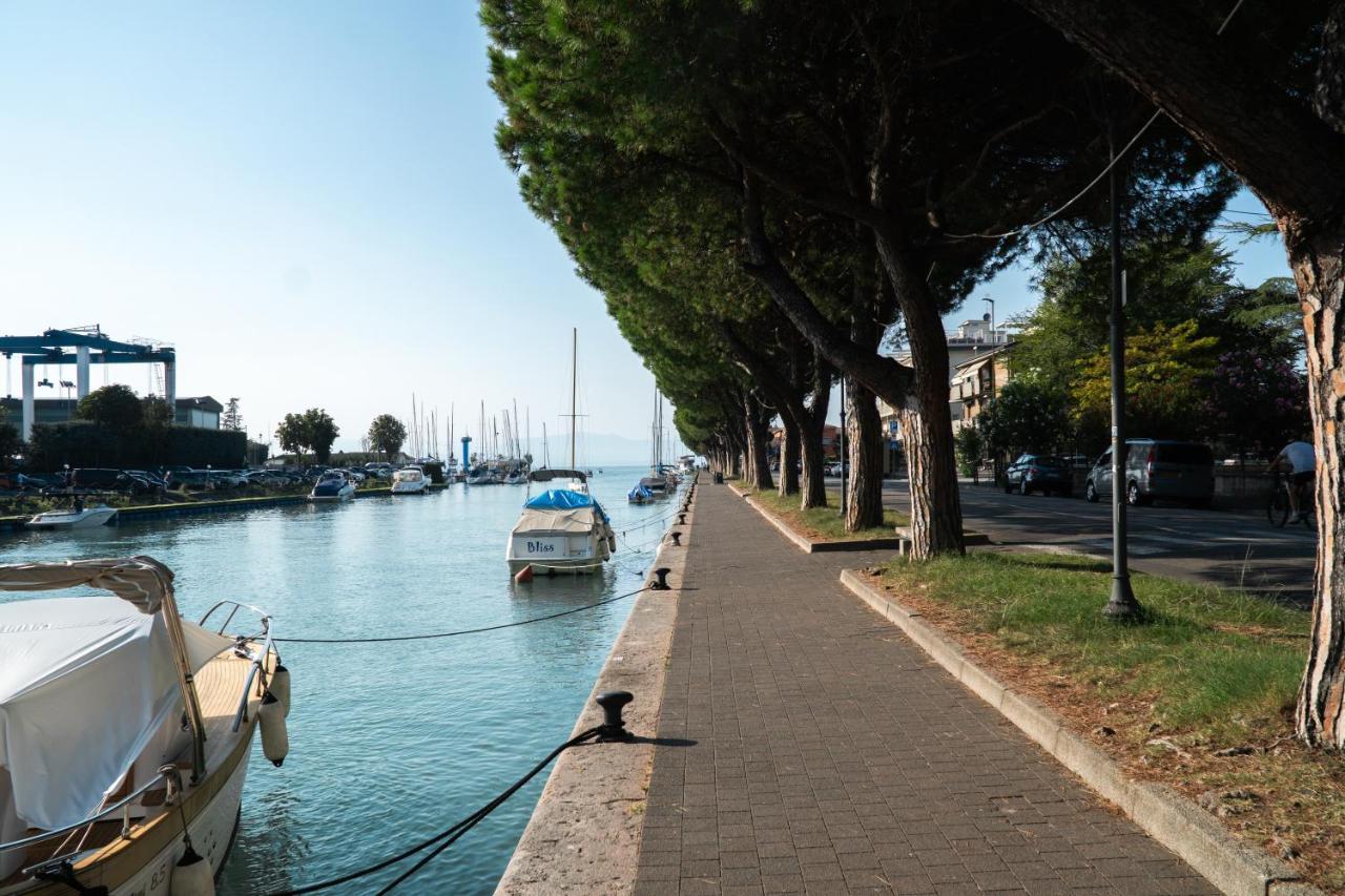 Sweet Home Lungolago Garibaldi Peschiera del Garda Exterior foto